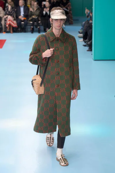 Look 74